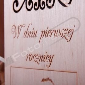 Skrzynka drewniana do wina z tekstem