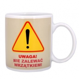 Demotywujący kubek Uwaga
