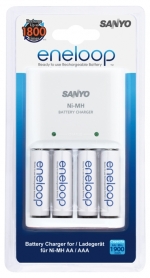 Ładowarka z 4 akumulatorkami Sanyo Eneloop R6 AA 